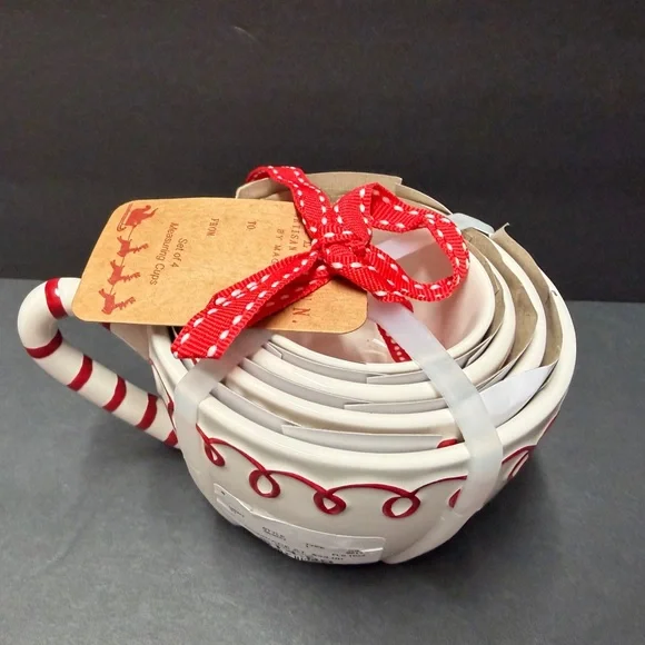 RAE DUNN CHRISTMAS CANDY CANE MEASURING CUPS - BRAND NEW - Picture 3 of 3